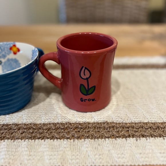 2 coffee cups! Starbucks cup. Life is good cup. - Picture 4 of 9